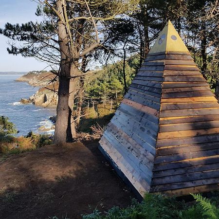 Les Fous De Bassans Bed & Breakfast Poullan-sur-Mer Eksteriør bilde