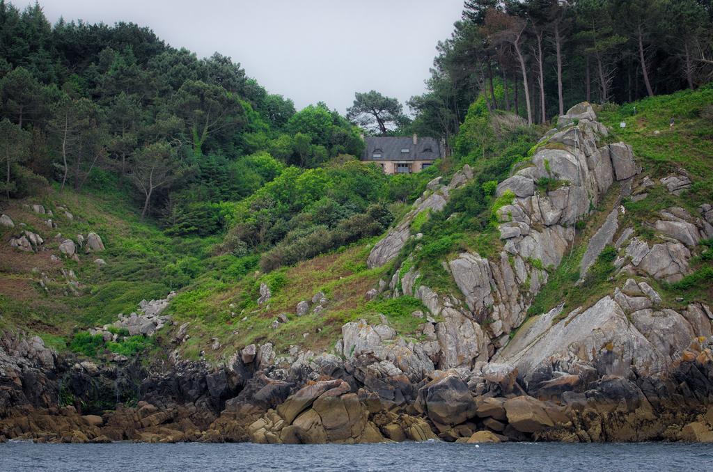 Les Fous De Bassans Bed & Breakfast Poullan-sur-Mer Eksteriør bilde